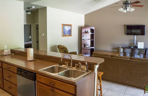 Grove Cabin | Candlewyck Cove Resort
