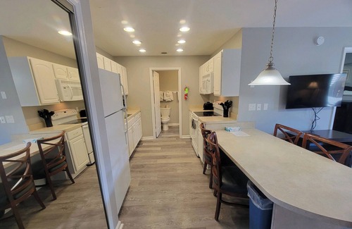 Heron Harbour Isle Condo | Canel Front 2BR 2BA Condo, Sleeps 6 Unit 256 W/AC &WiFi Ocean City MD.