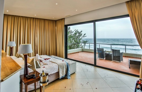 Umhlali Beach House | Canelands Beach Club