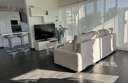 La Cote Radieuse Apartment | Canet Sud Very nice apartment of 85 m² 150 m from the beach Parking Air conditioning Wi-Fi