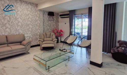 Taman Islands Glades Apartment | Cangkat Delima Gathering House by BNB4U