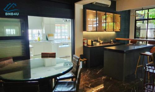 Taman Islands Glades Apartment | Cangkat Delima Gathering House by BNB4U