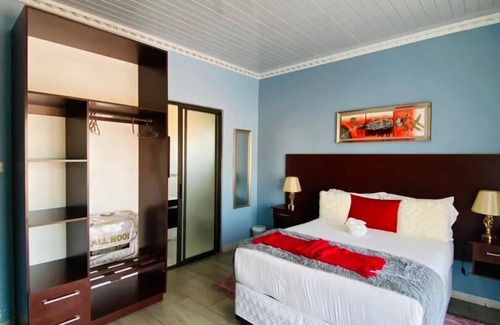 Central Bed & Breakfast | Canna Lilly Guest House