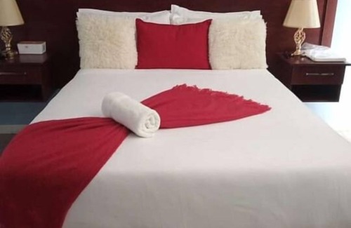 Central Bed & Breakfast | Canna Lilly Guest House