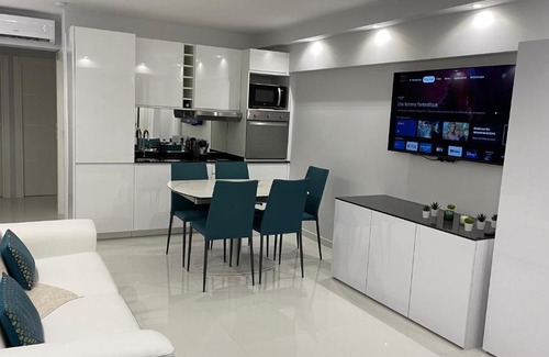 Pointe Croisette Apartment | Cannes Pointe Croisette : superbe logement vue mer