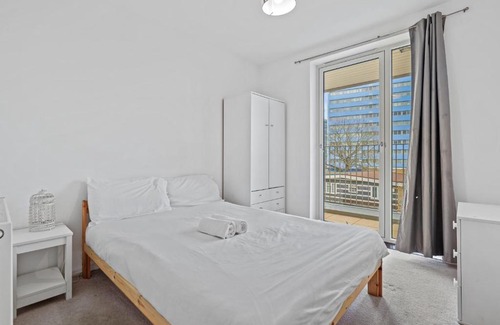 Canning Town Apartment | Canning Town Apartment