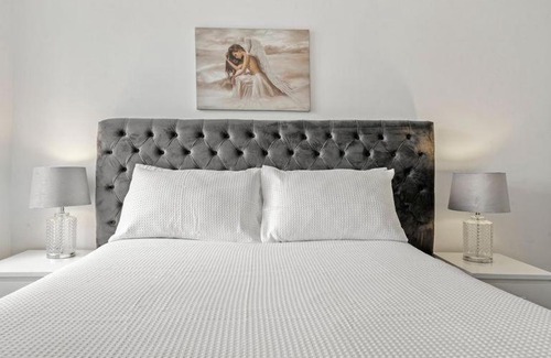 Canning Town Apartment | Canning Town Modern 2 Bedroom Apartment Excel Centre, Canary Wharf, City Airport