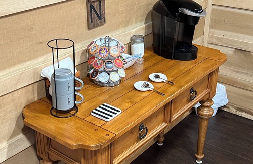 Springfield House | Cannon Cliffside River Retreat- FREE WIFI