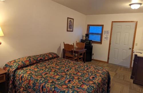 Perry Hotel | Cannon Dam Cabins