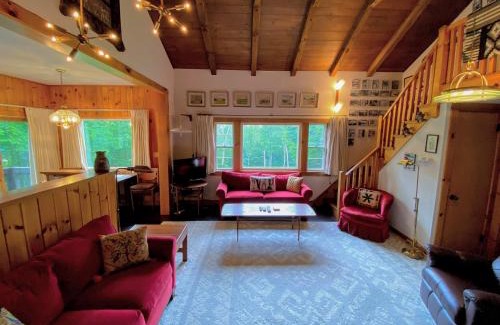 Franconia House | Cannon four bed three bath slopeside home Steps to Mittersill and slopes