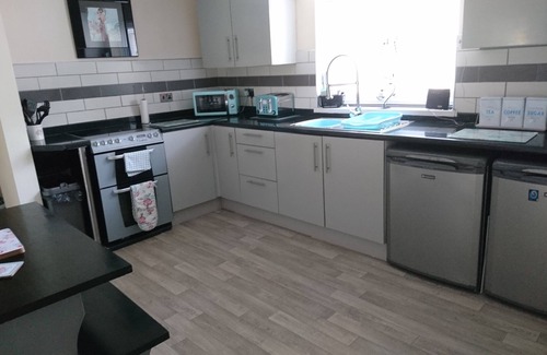 Penrhyndeudraeth House | Canol Cae Cottages Bluebell in Penrhyndeudraeth near Porthmadog. 3 bed