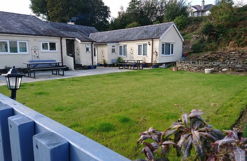 Penrhyndeudraeth House | Canol Cae Cottages Bluebell in Penrhyndeudraeth near Porthmadog. 3 bed