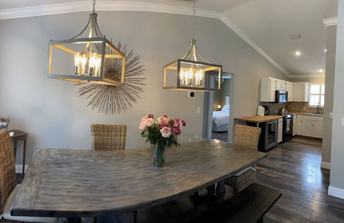 Palm Harbor House | Can’t Beat This Location walk to restaraunts Large House