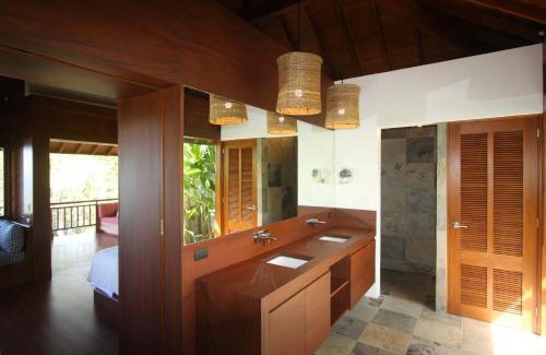 Javilla Cabin | Canta La Rana