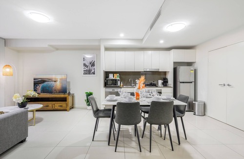 Canterbury Apartment | Canterbury brilliant 2-bedroom apartment near train station & woolworth