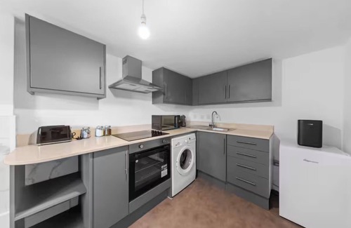 Canterbury Cabin | Canterbury Castle Lodge - 8 Bedroom Retreat