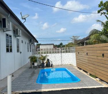 Bukit Payong House | Cantik-La Homestay Kolam Kuala Terengganu 3 Bilik