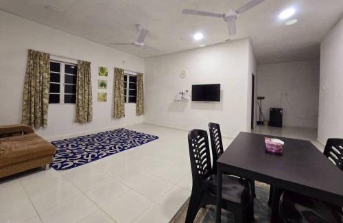 Bukit Payong House | Cantik-La Homestay Kuala Terengganu 3 Bilik