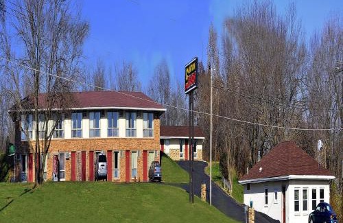 Canton Hotel | Canton Inn By OYO