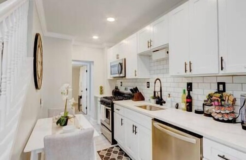 Canton House | Canton’s Finest Luxury Stay: Walk to Park, Bars!