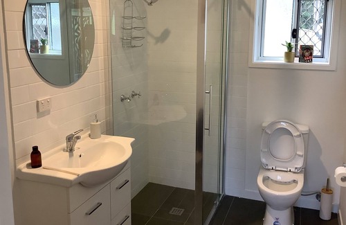 Boyland Cabin | Canungra Valley Views 1BR Guesthoust with Patio