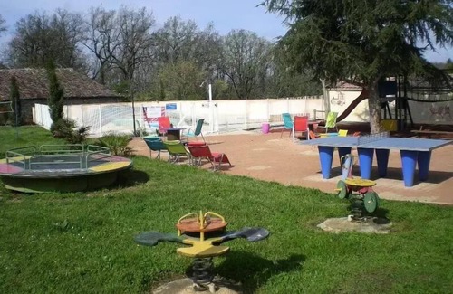 Montricoux House | Canvas tent - 2 bedrooms - without sanitary facilities sleeps 4