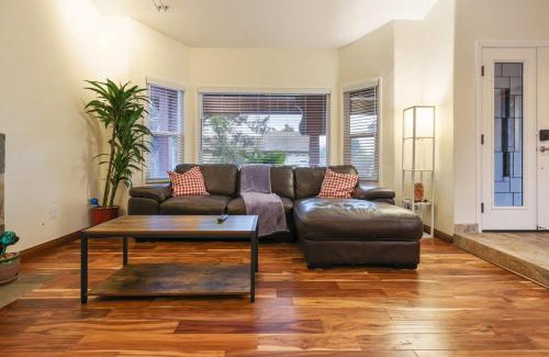 Mira Mesa Resort | Canyon Breeze - Private Home with Hot Tub & Views
