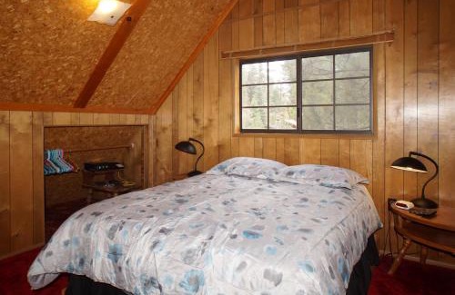 Fawnskin House | Canyon Cabin - A quaint cabin in a peaceful location yet close to Big Bear's attractions!