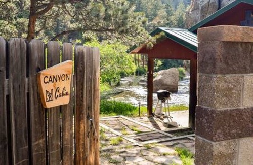 Drake Cabin | Canyon Cabin (Unit 17) at The Woolly Bugger Inn