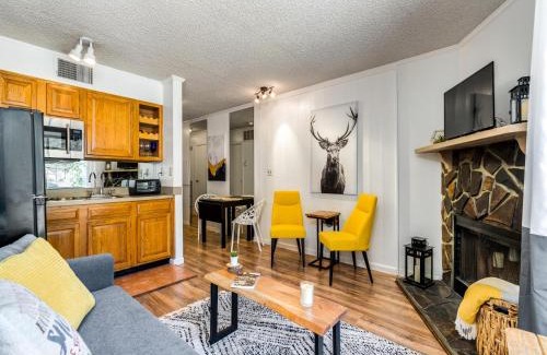 Ruidoso Apartment | Canyon Creek Lodge 208 - Wildcat Den
