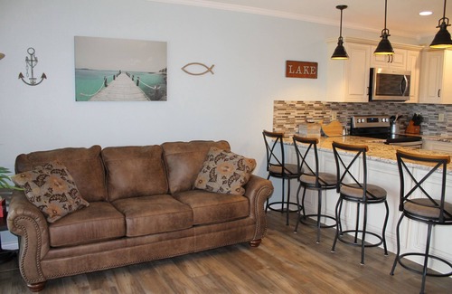 Canyon Lake Condo | Canyon Lake-Northside, community pool, boat & trailer parking
