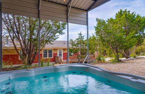 Canyon Lake House | Canyon Lake Retreat with Hot Tub, Fire Pit and Grill!