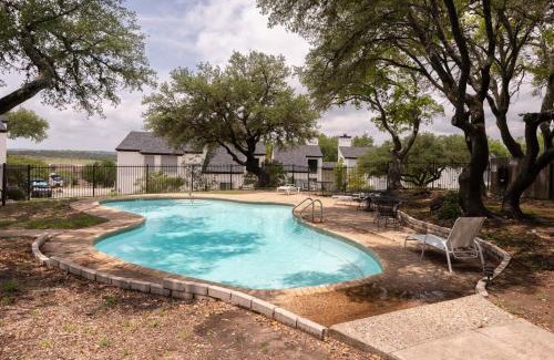 Canyon Lake House | Canyon Lake Spacious w Balcony Pool & Comfy Beds