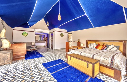 Sidi Badhaj Hotel | Canyon Lodge Desert Agafay with breakfast and dinner with show included