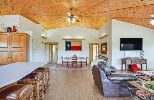 Palisades House | Canyon Rim Retreat with Private Yard and Hot Tub!