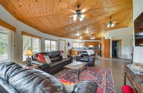Palisades House | Canyon Rim Retreat with Private Yard and Hot Tub!