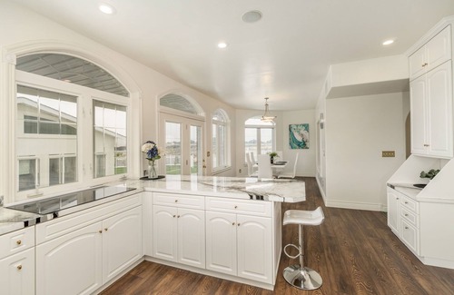 Filer House | Canyon Rim Waterfall Views, Hot-tub, Theater, Surround Sound, Grill Area