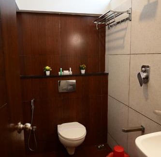 Vadapalani Hotel | Canyon sun