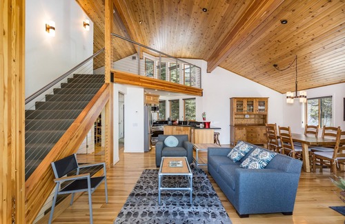 Yosemite West House | Canyons Crest