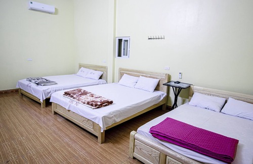 Meo Vac House | cao nguyên đá , hoa tam giác mạch