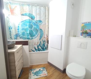 Cap Esterel Apartment | Cap Esterel Appartement 28m2 Vue Mer, confort & loisirs au centre du village, FIBRE