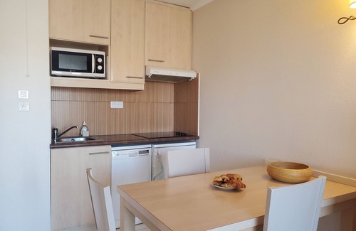Frejus Port Apartment | Cap Hermès Studio Port View 31m2 air-conditioned WIFI 3 people swimming pool beaches parking