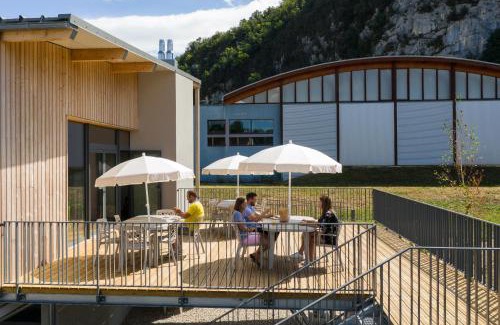 Moirans-en-Montagne Hotel | Cap Mauriana