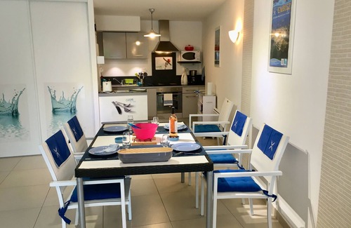 Sanary-sur-Mer Apartment | CAP SUD *. PMR access. Terrace. GARDEN. Parking. All on foot