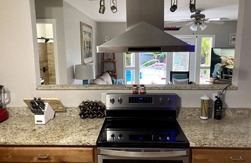 Tyler Gardens House | Cape Cabana & Villa/Heated Pool 80 degrees/Putt Putt Golf/5 min walk to Beach!