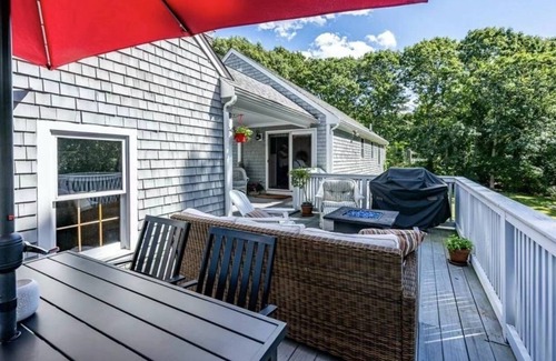 West Barnstable House | Cape Classic, Near Bay Beaches & Shopping Center