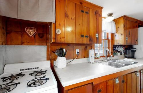 Dennis Port House | Cape Cod Beach Cottage