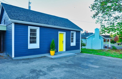 Sharon Cottage | Cape Cod Bungalow @Firmstone Manor