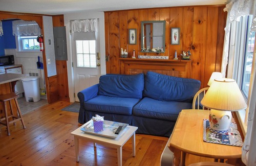 Dennis Port House | Cape Cod cottage-Just 150 feet to Sea Street Beach