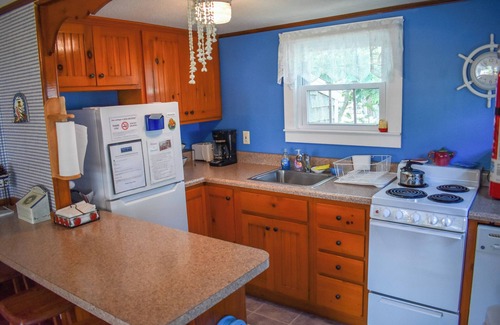 Dennis Port House | Cape Cod cottage-Just 150 feet to Sea Street Beach